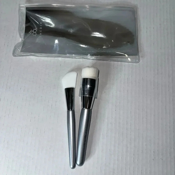 NEW… Cosmedix Skin Care Brushes - Picture 2 of 6